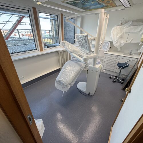 Slutrengøring og vinduespudsning på tandlægeklinik i Kbh's Kommune - Projektet er udført via. Vilstrup ApS & Kjær&Lassen